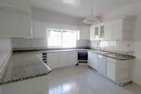 ANG1424 - Moradia T2 para Venda em Reguengo do Fetal, Batalha