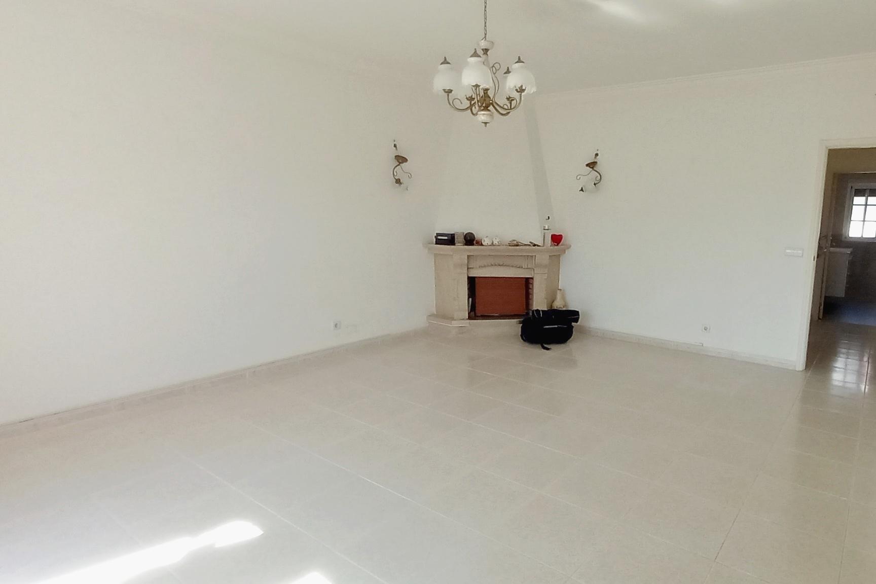 ANG1424 - Moradia T2 para Venda em Reguengo do Fetal, Batalha