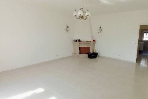 ANG1424 - Moradia T2 para Venda em Reguengo do Fetal, Batalha