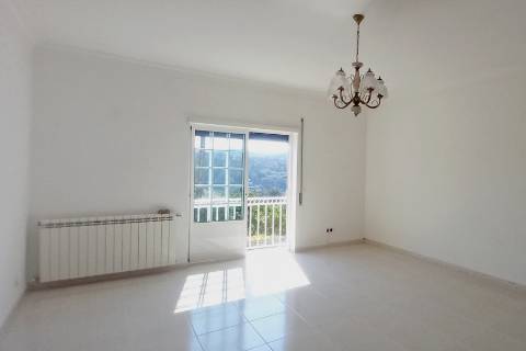 ANG1424 - Moradia T2 para Venda em Reguengo do Fetal, Batalha