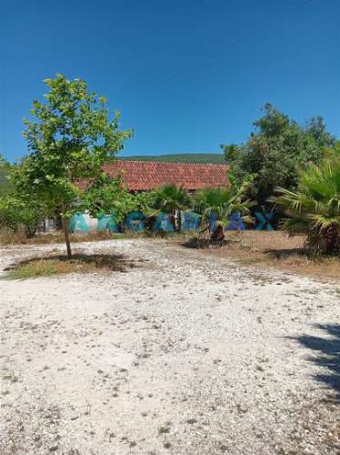 ANG1436 - Moradia T2 + T1 para Venda em Mendiga, Porto de Mós