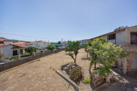 ANG1438 - Moradia T4 para Venda em Leiria