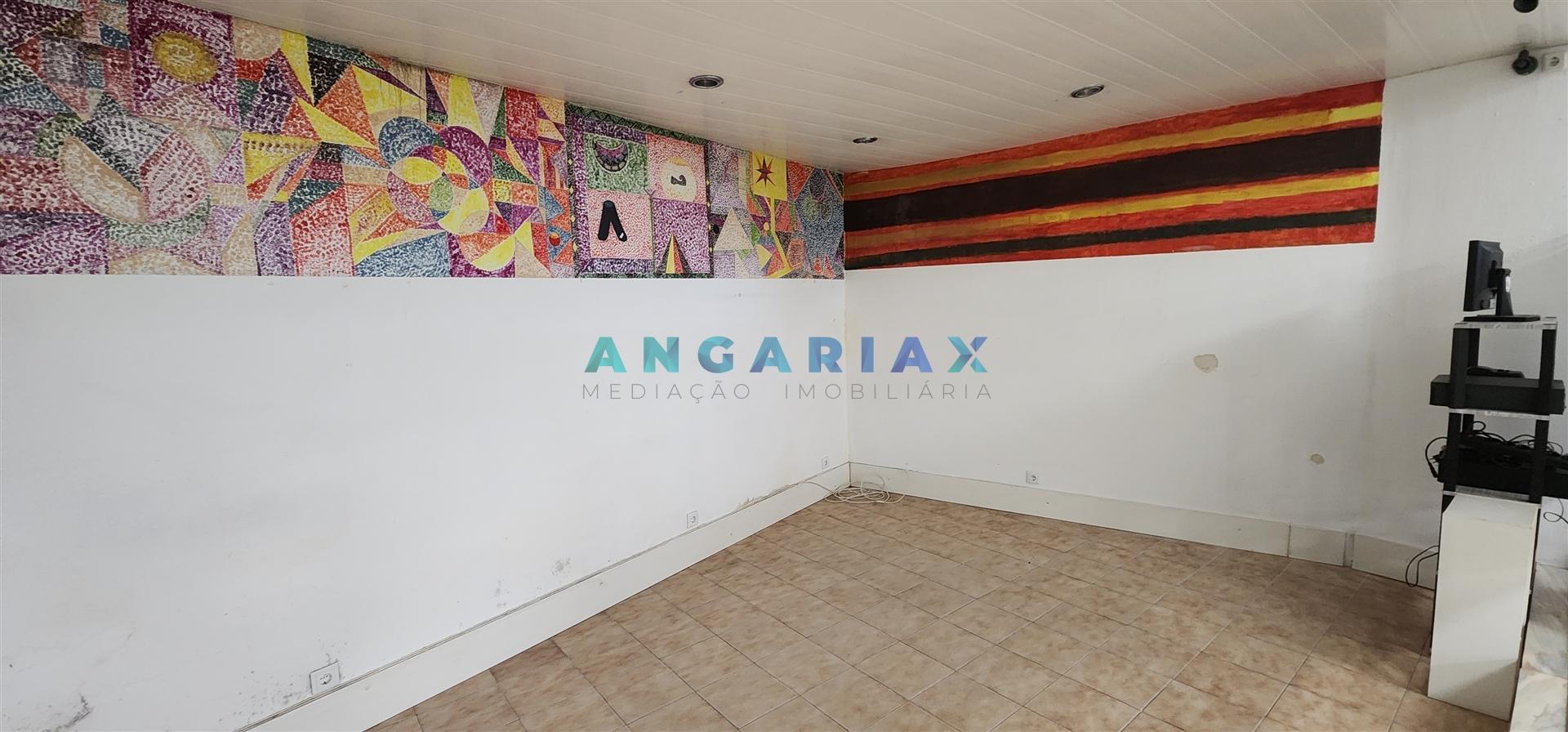 ANG1447 - Loja para Arrendamento em Marinha Grande