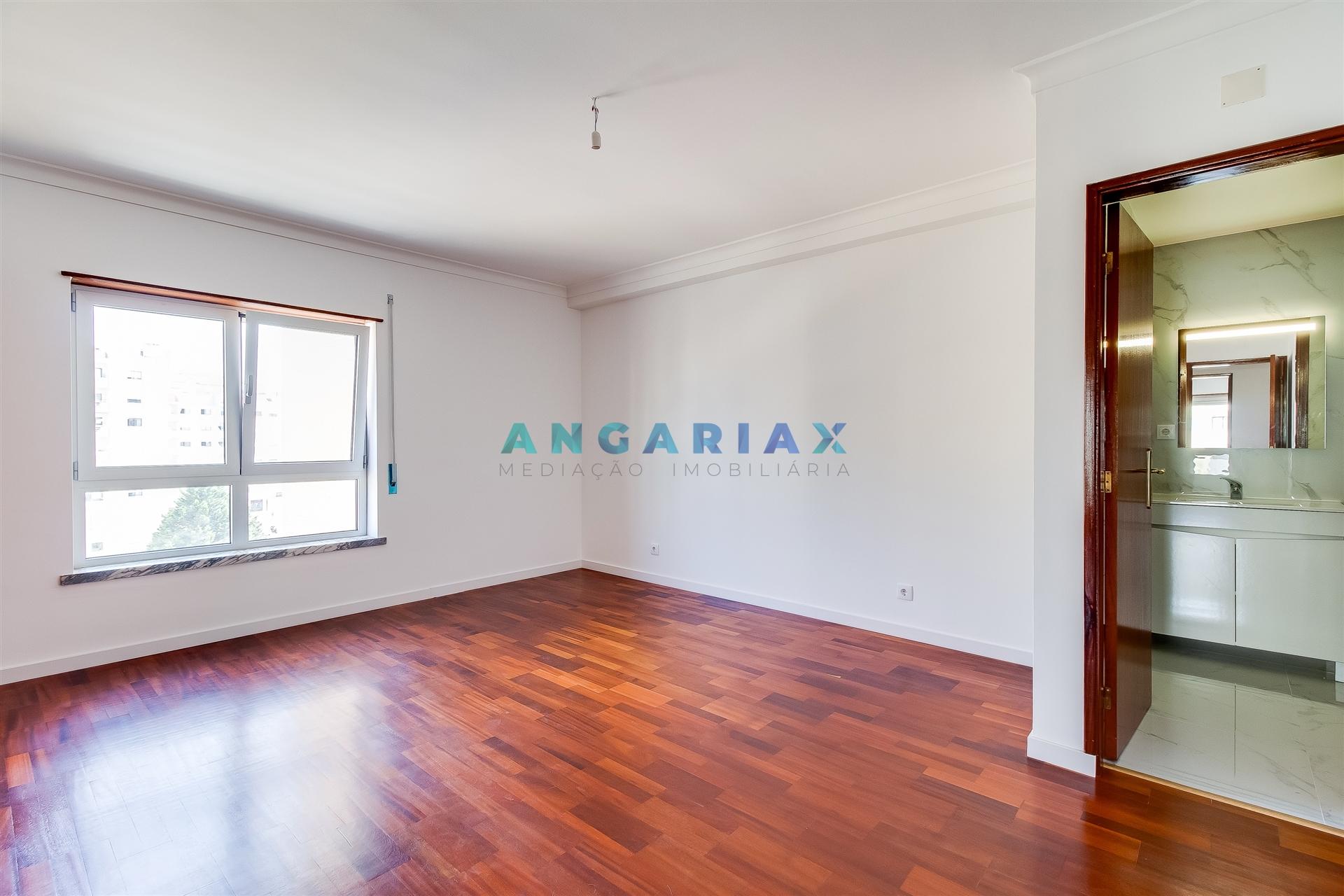 ANG1448 - Apartamento T3 para Venda em Buarcos, Figueira da Foz