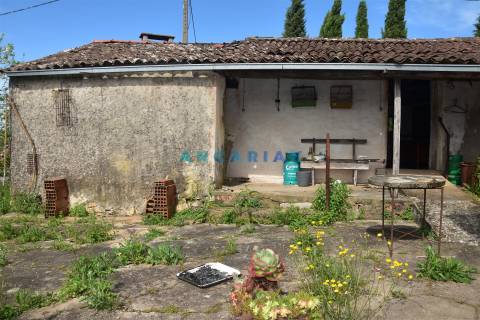 ANG1451 - Moradias T3 e T2 para Venda em Figueiró dos Vinhos