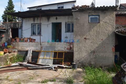 ANG1451 - Moradias T3 e T2 para Venda em Figueiró dos Vinhos