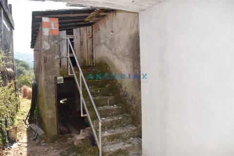 ANG1451 - Moradias T3 e T2 para Venda em Figueiró dos Vinhos