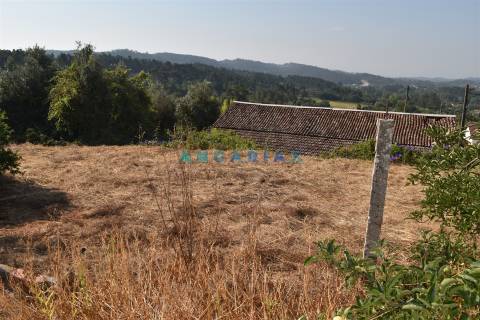 ANG1451 - Moradias T3 e T2 para Venda em Figueiró dos Vinhos