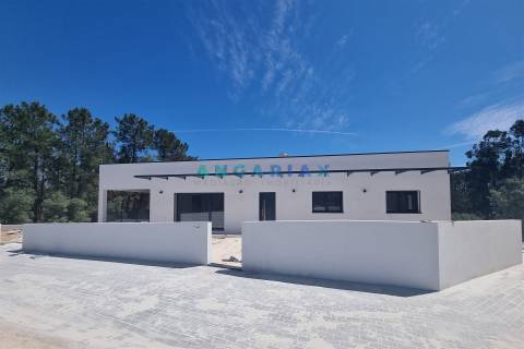 ANG1456 - Moradia T3 para Venda em Ourém