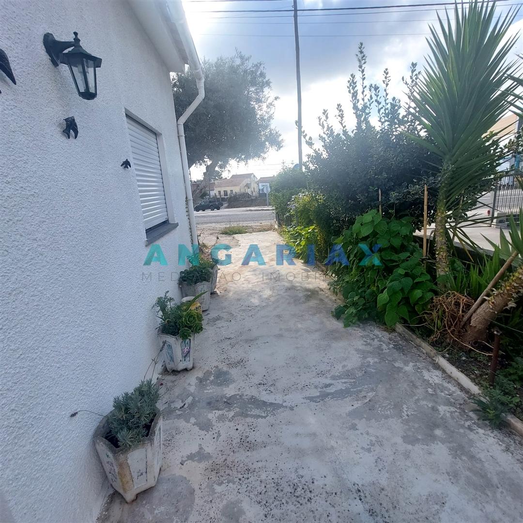 ANG1459 - Moradia T2 para Venda em Batalha