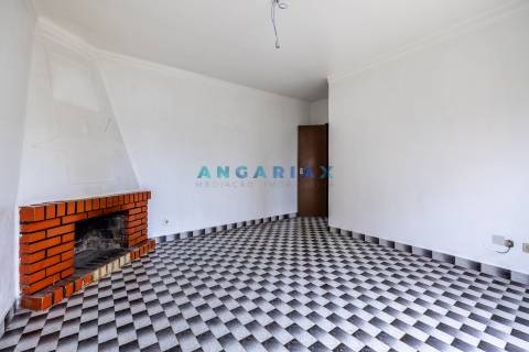 ANG1459 - Moradia T2 para Venda em Batalha