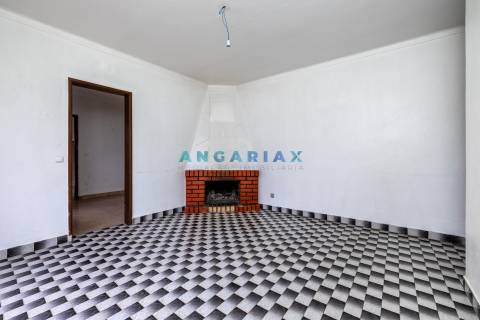 ANG1459 - Moradia T2 para Venda em Batalha