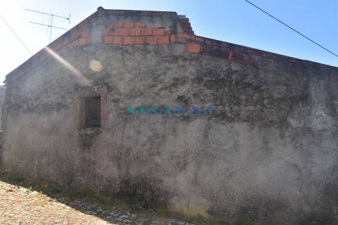 ANG1466 - Casa para Venda em Figueiró dos Vinhos
