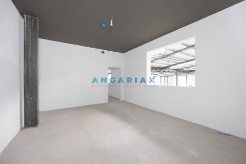 ANG1471 - Pavilhão para Venda em Alcobaça