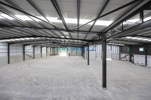 ANG1471 - Pavilhão para Venda em Alcobaça