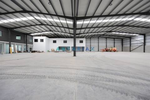 ANG1471 - Pavilhão para Venda em Alcobaça