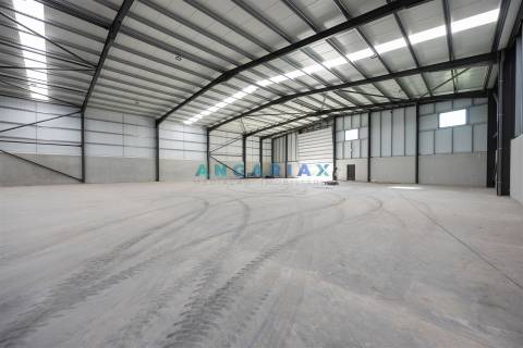 ANG1471 - Pavilhão para Venda em Alcobaça