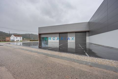 ANG1471 - Pavilhão para Venda em Alcobaça