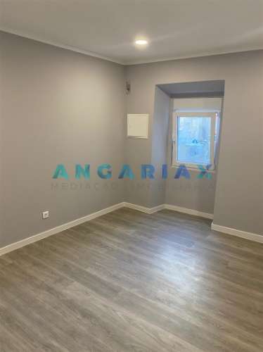 ANG1479 - Andar de Moradia T3 para Arrendamento Mira de Aire, Porto de Mós