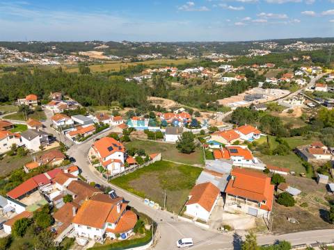 ANG1483 - Terreno para Venda em Leiria