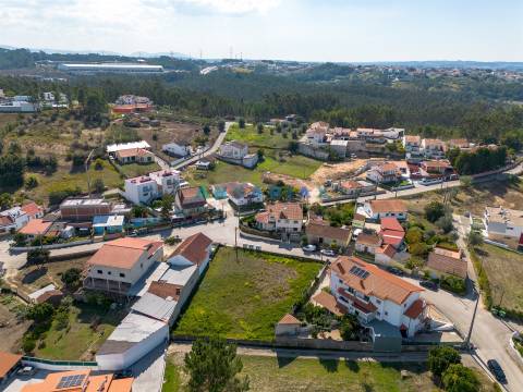 ANG1483 - Terreno para Venda em Leiria