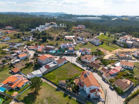 ANG1483 - Terreno para Venda em Leiria
