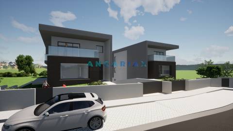 ANG1485 - Moradia T4 para Venda em Ortigosa