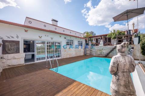 ANG1488 - Moradia T8 para Venda em Milagres