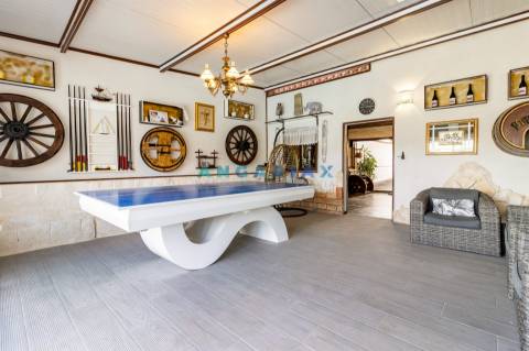 ANG1488 - Moradia T8 para Venda em Milagres