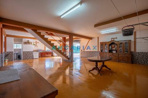 ANG1488 - Moradia T8 para Venda em Milagres