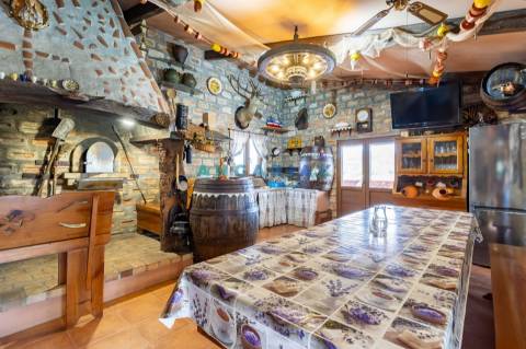 ANG1488 - Moradia T8 para Venda em Milagres