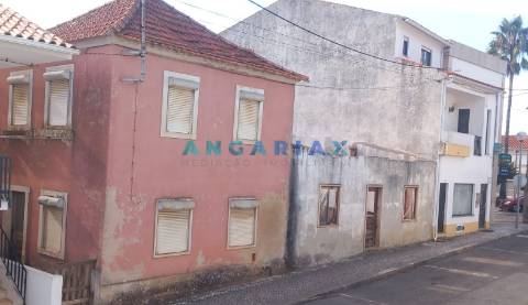 ANG1491 - Moradia T3 para Venda em Santa Catarina, Caldas da Rainha