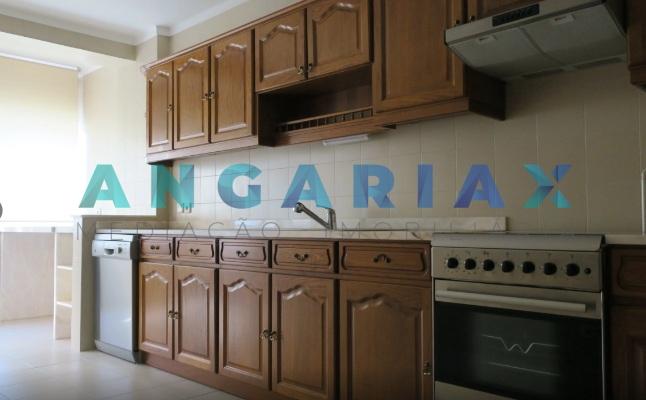 ANG1492 - Apartamento T2 para Arrendamento em Leiria