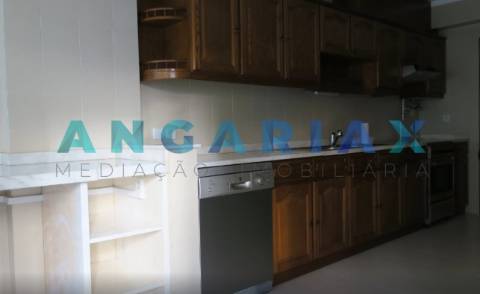 ANG1492 - Apartamento T2 para Arrendamento em Leiria