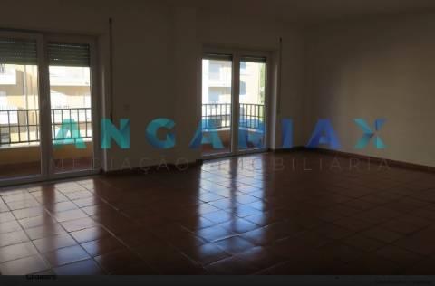 ANG1492 - Apartamento T2 para Arrendamento em Leiria