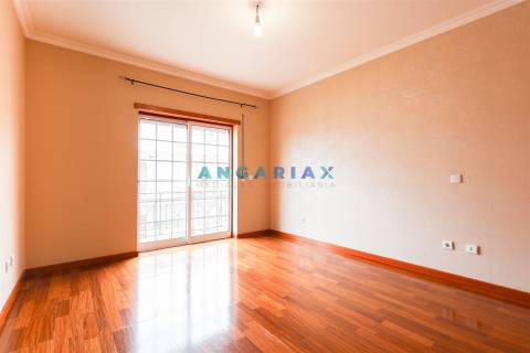 ANG1493 - Apartamento T3 para Arrendamento em Marinha Grande