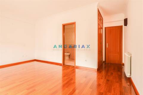ANG1493 - Apartamento T3 para Arrendamento em Marinha Grande