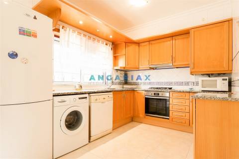 ANG1493 - Apartamento T3 para Arrendamento em Marinha Grande