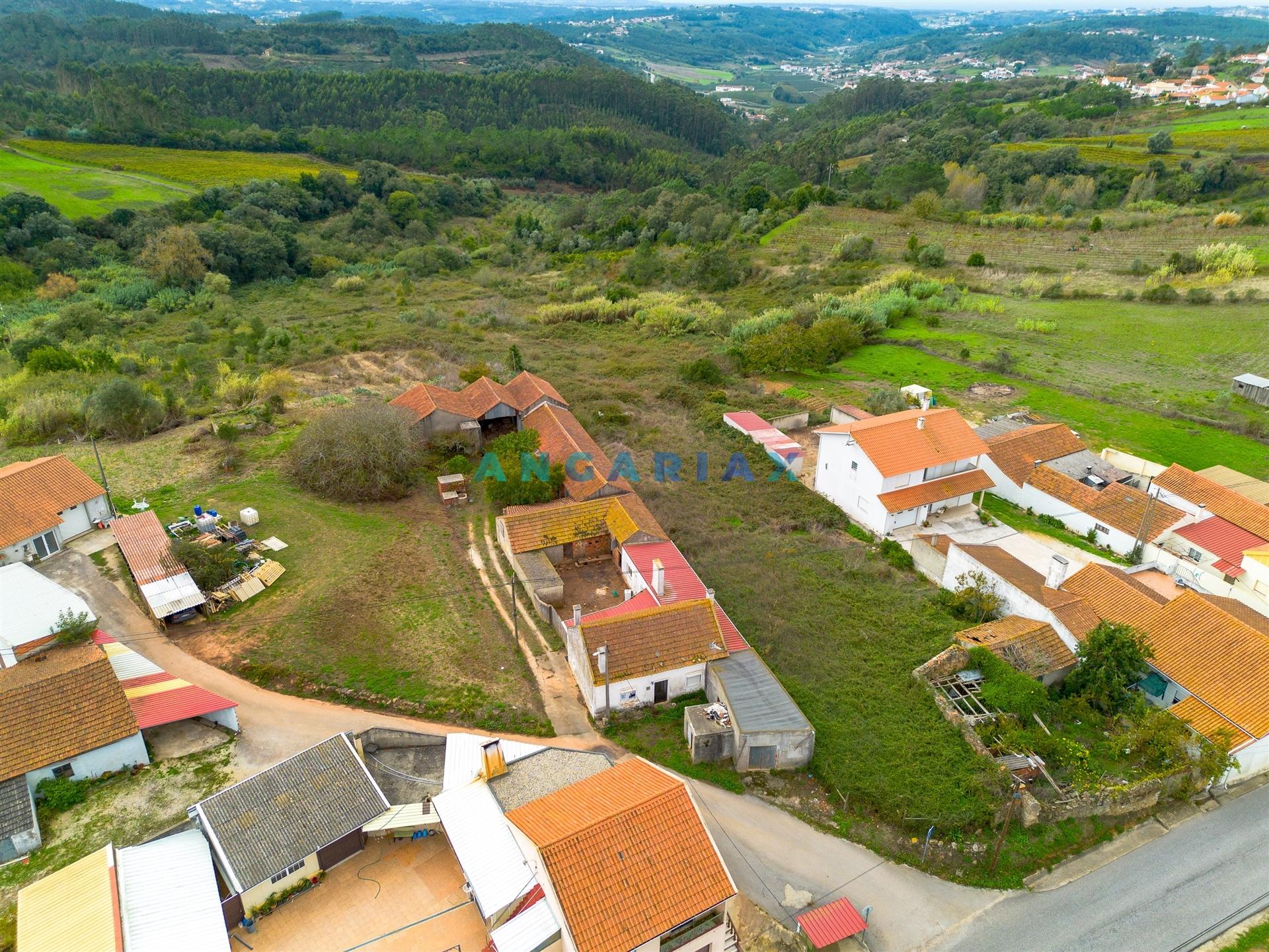 ANG1497 - Moradia para Venda em Turquel, Alcobaça