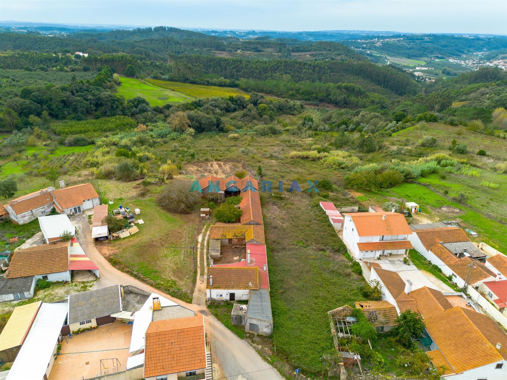 ANG1497 - Moradia para Venda em Turquel, Alcobaça