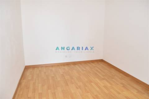 ANG1512 - Apartamento T3 para Arrendamento em Leiria