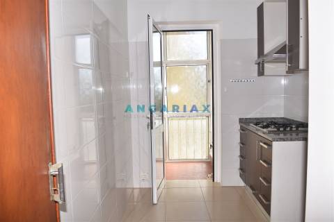 ANG1512 - Apartamento T3 para Arrendamento em Leiria
