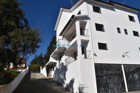 ANG1520 - Moradia T8 para Venda em Figueiró dos Vinhos