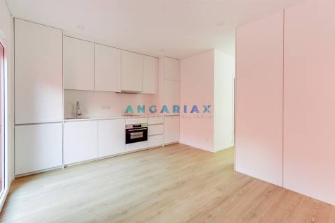 ANG1524 - Apartamento T0 para Arrendamento em Leiria