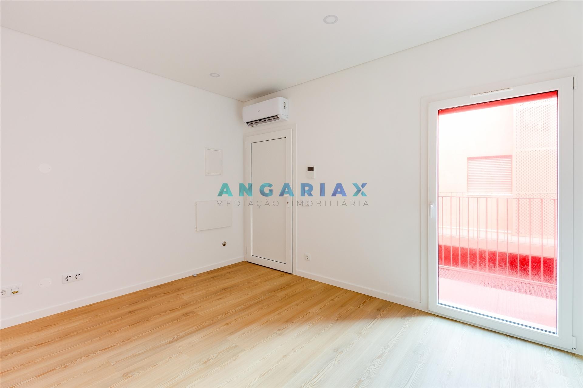 ANG1524 - Apartamento T0 para Arrendamento em Leiria