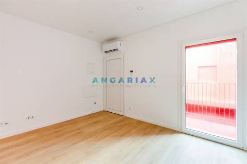 ANG1524 - Apartamento T0 para Arrendamento em Leiria