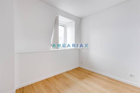 ANG1524 - Apartamento T0 para Arrendamento em Leiria