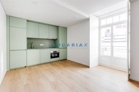 ANG1526 - Apartamento T1 para Arrendamento em Leiria