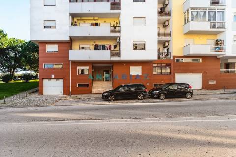 ANG1529 - Apartamento T3 para Venda em Setúbal