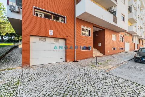 ANG1529 - Apartamento T3 para Venda em Setúbal